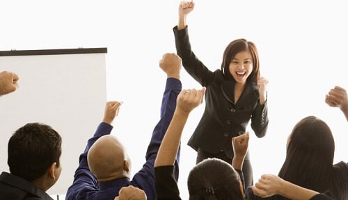 Hàng trăm người đang kiếm thêm thu nhập thụ động cùng chương trình đại lý MMLive